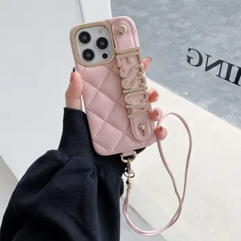 Ремешок через плечо с персонализированным именем diamond letter кожаный чехол для телефона iPhone15Pro Max Plus Case